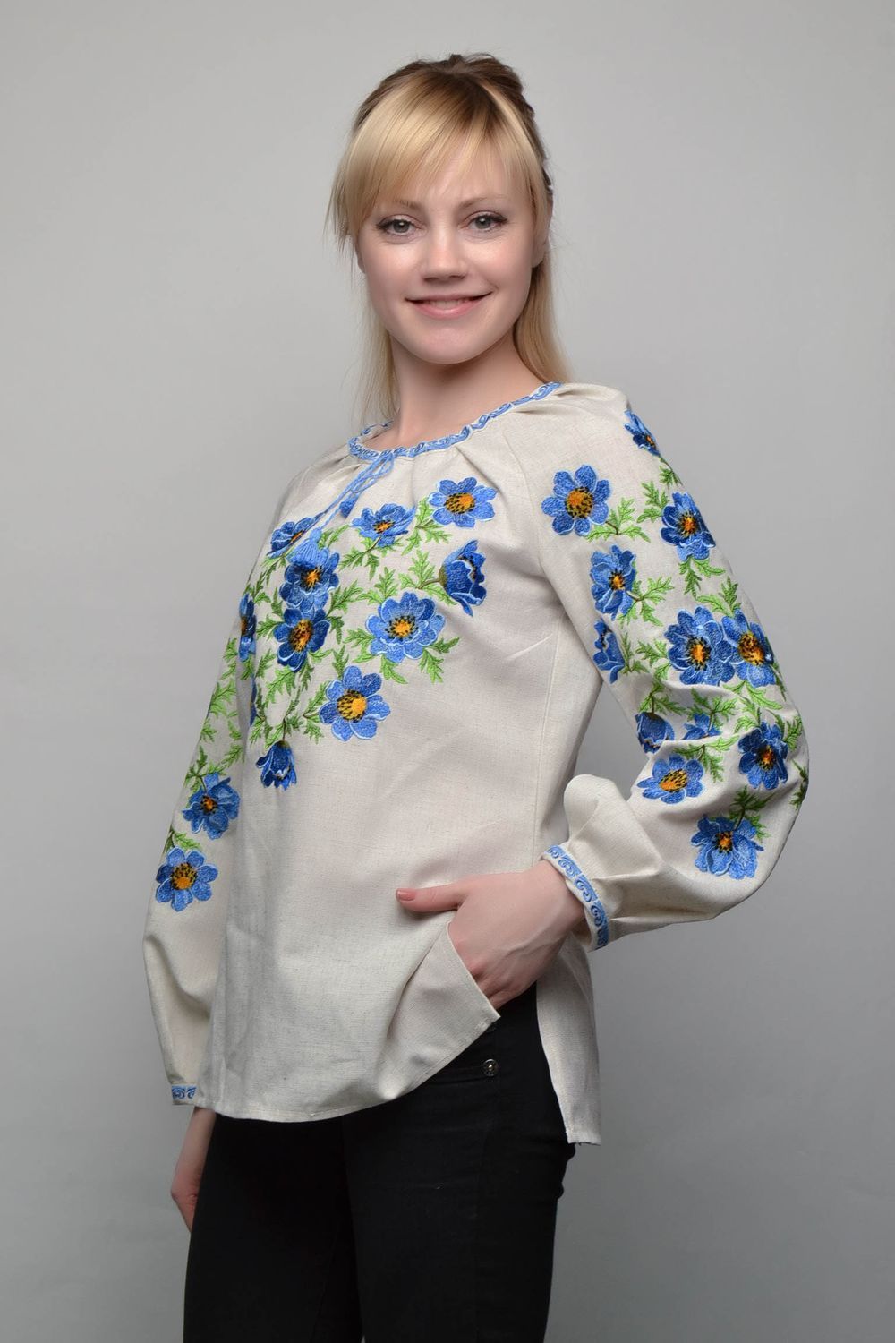 Women's embroidered blouse photo 1
