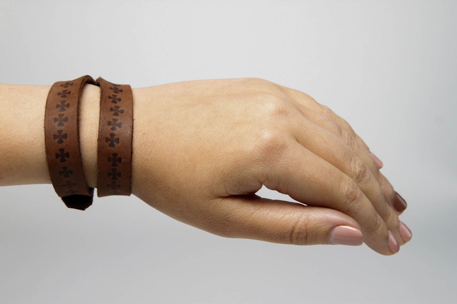 Bracelet en cuir Bijou fait main design original mignon boutons Accessoire femme photo 2