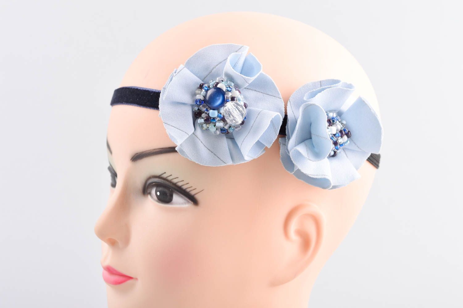 Handmade Haarband mit Blumen Designer Schmuck Accessoire für Haare in Weiß foto 1