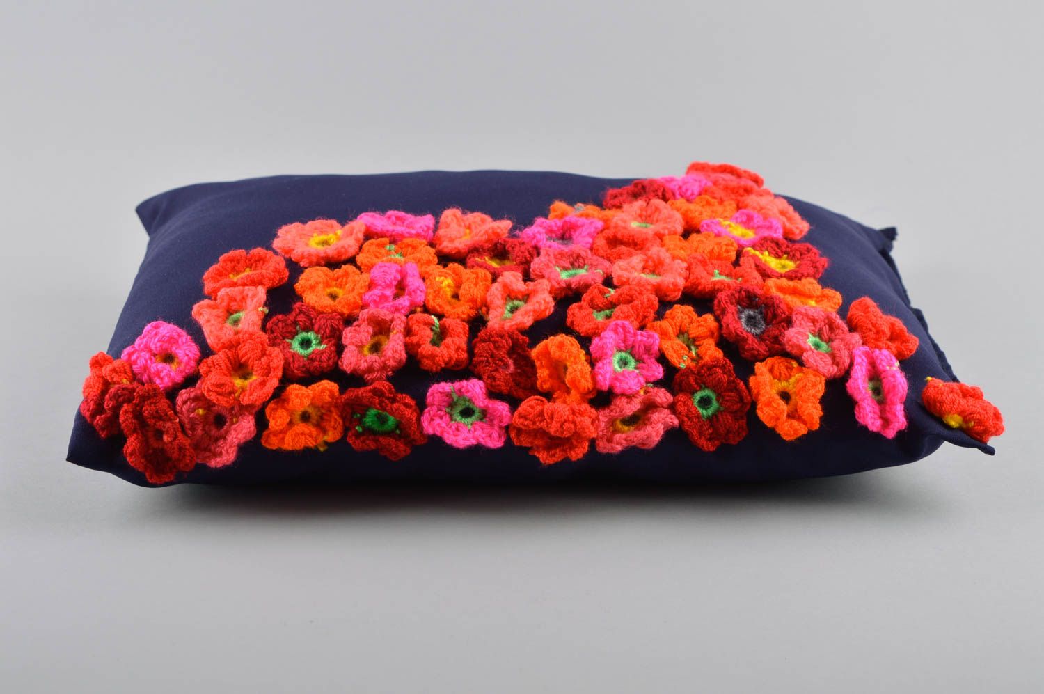 Подушка на диван хэнд мэйд декор для дома диванная подушка тканевая с цветами фото 3