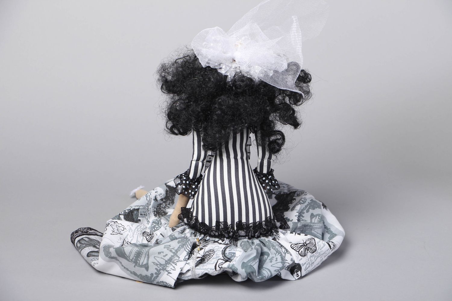 Black and white fabric curly doll photo 3