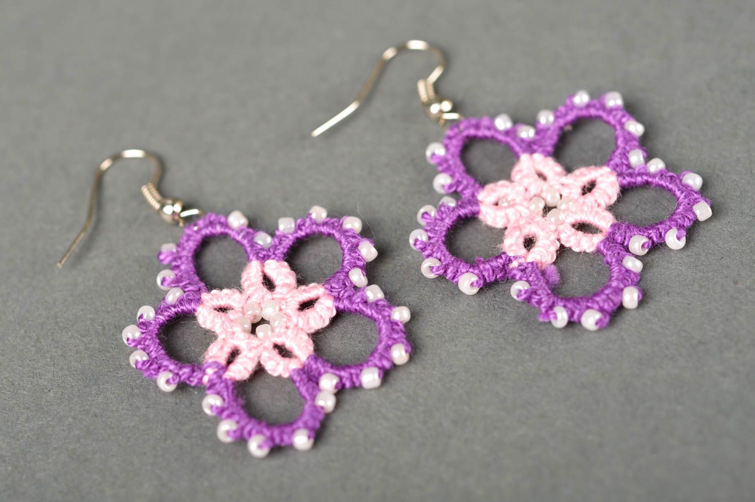 Boucles d'oreilles fait main Bijoux frivolité ajouré fleur violet Cadeau femme photo 2