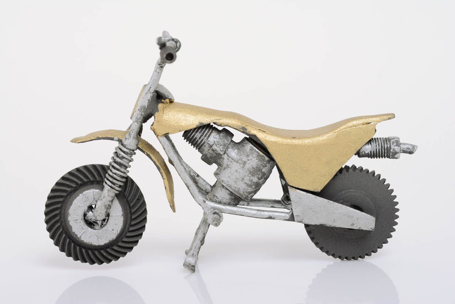 Металлическая статуэтка мотоцикла ручной работы в стиле техно арт красивая оригинальная фото 4
