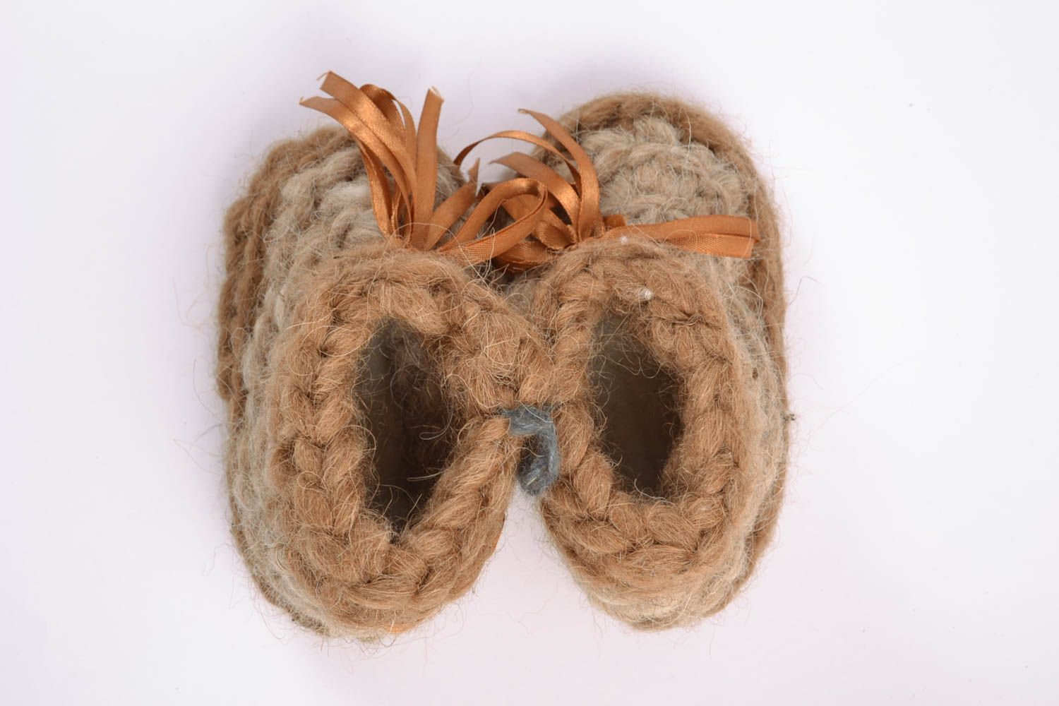 Pantuflas de lana con lazos  foto 5