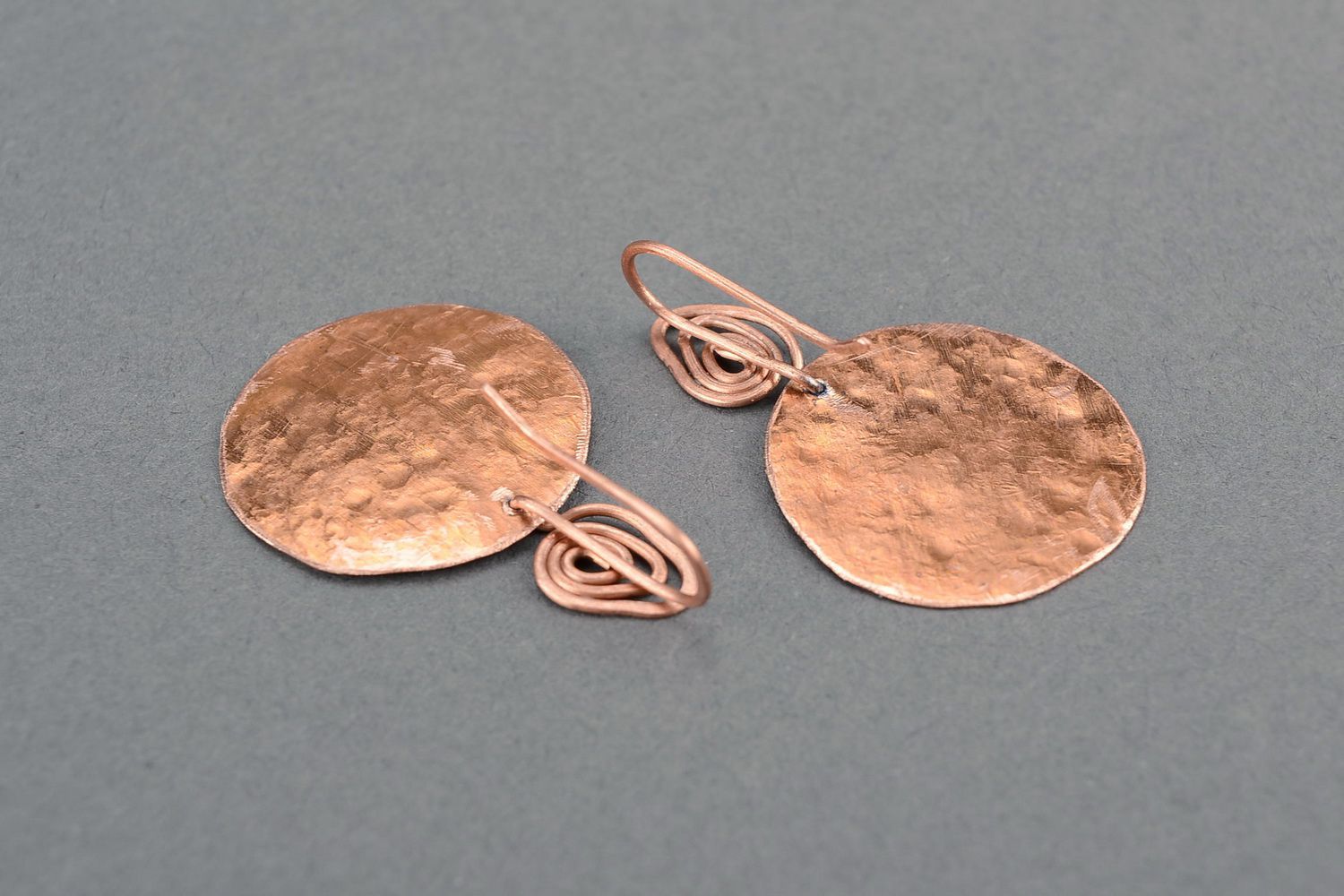 Boucles d'oreilles en forme de monnaies  photo 4