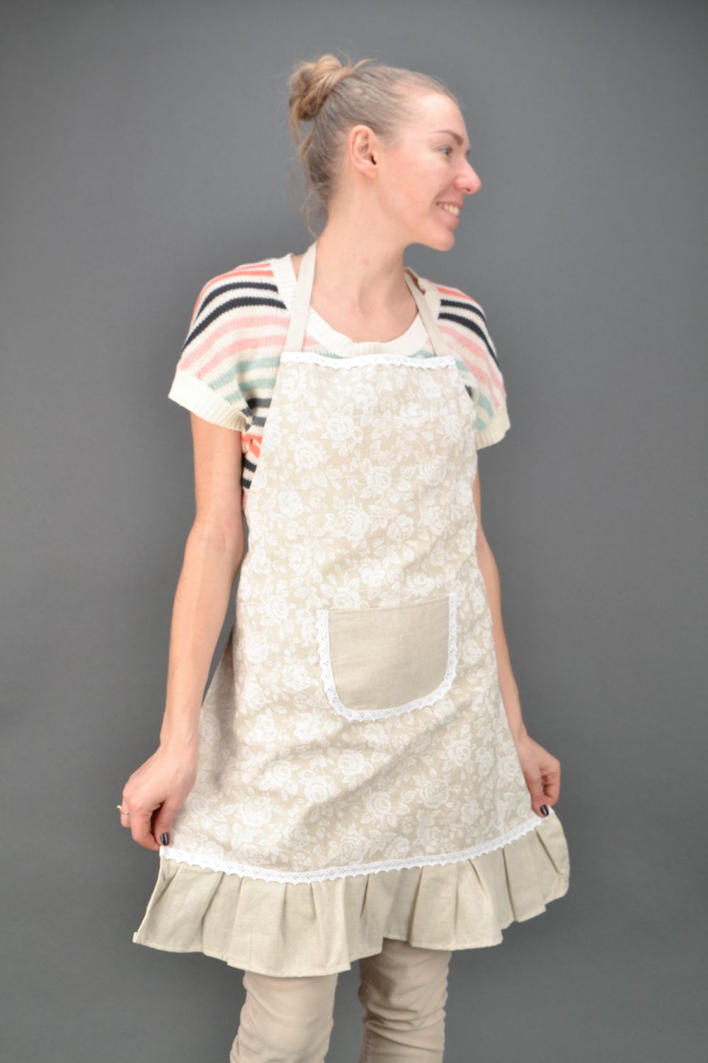 Handmade polyamide and cotton apron with edging photo 1