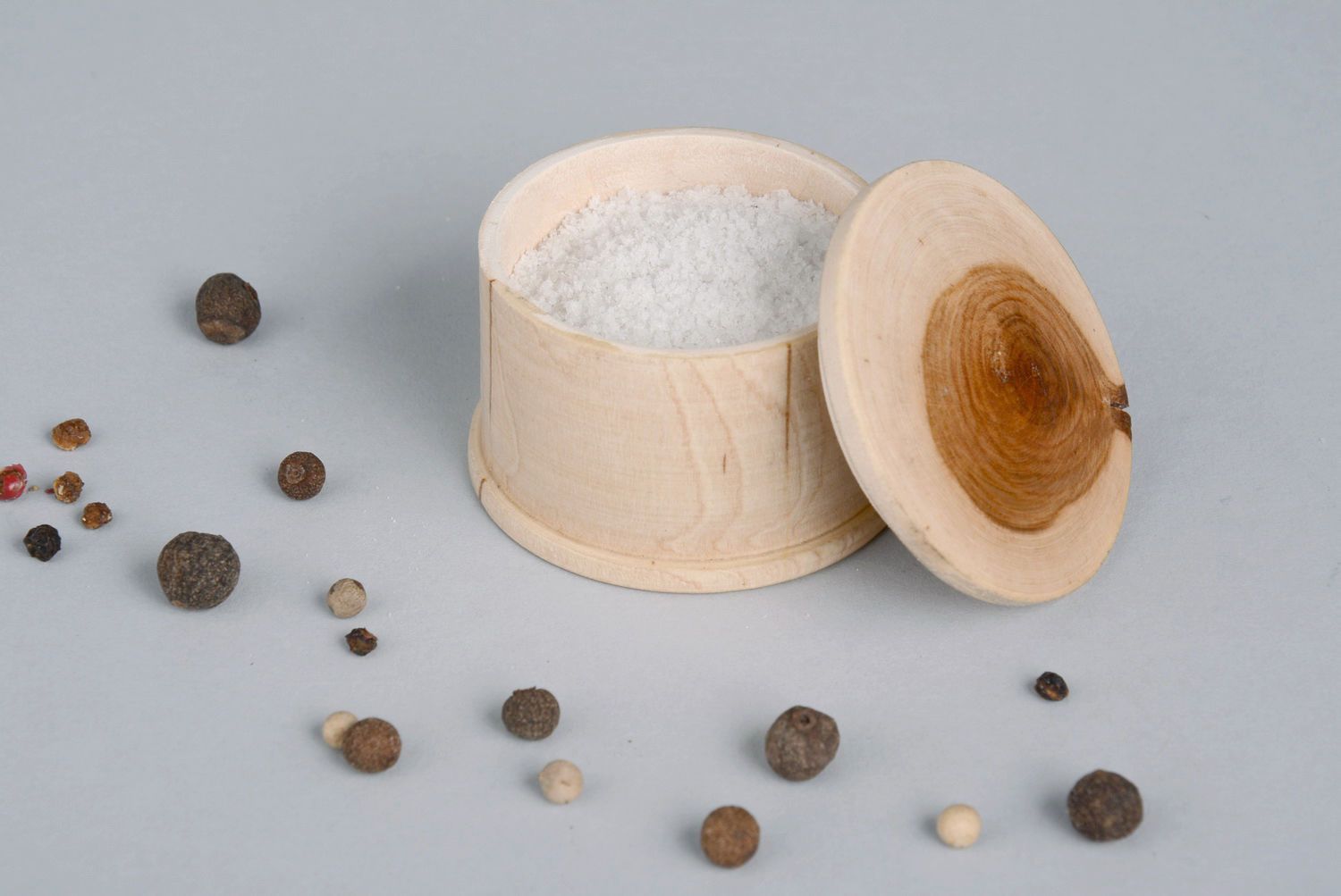 Gewürzbehälter Salzstreuer aus Holz foto 4