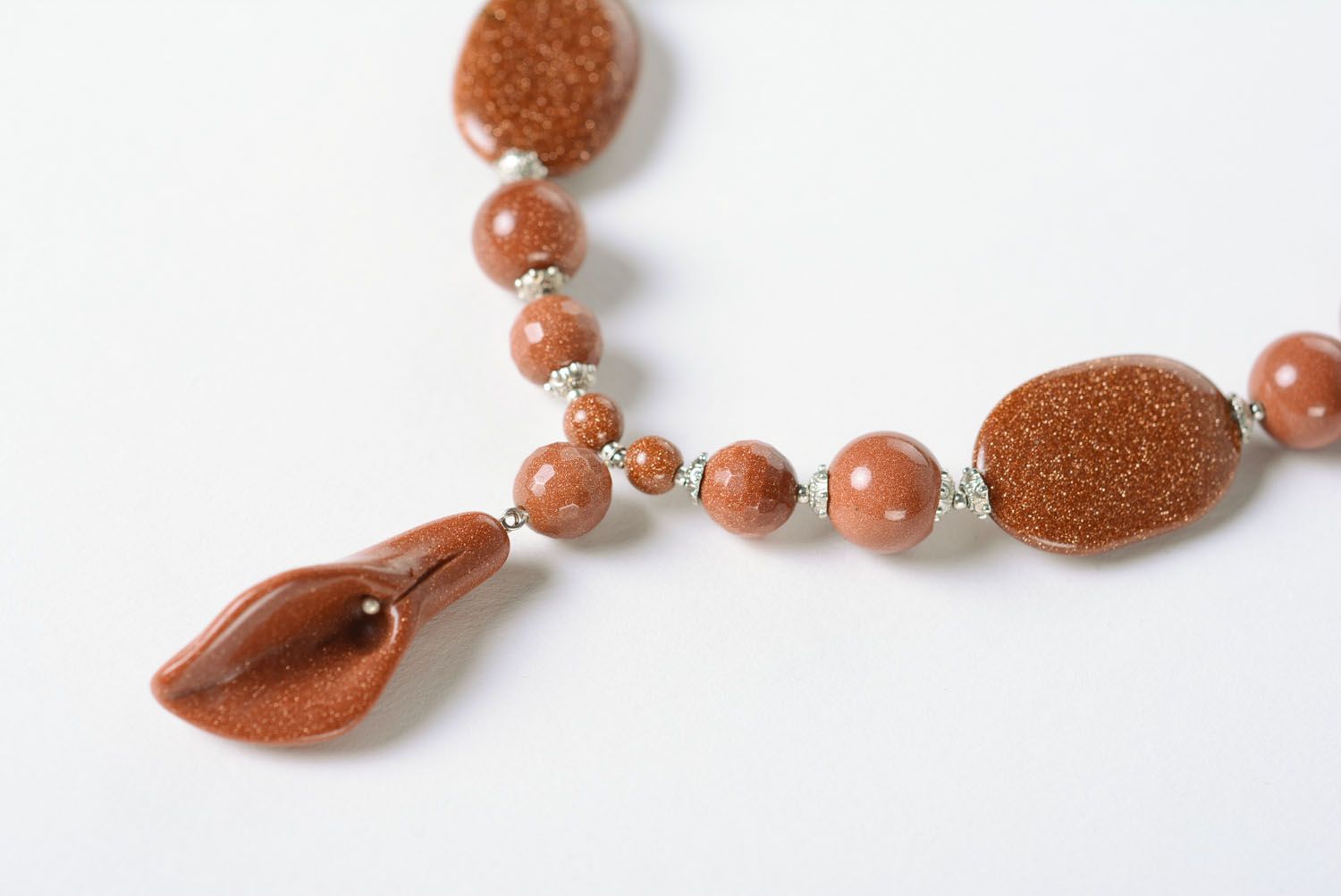 Necklace made of natural stone photo 3