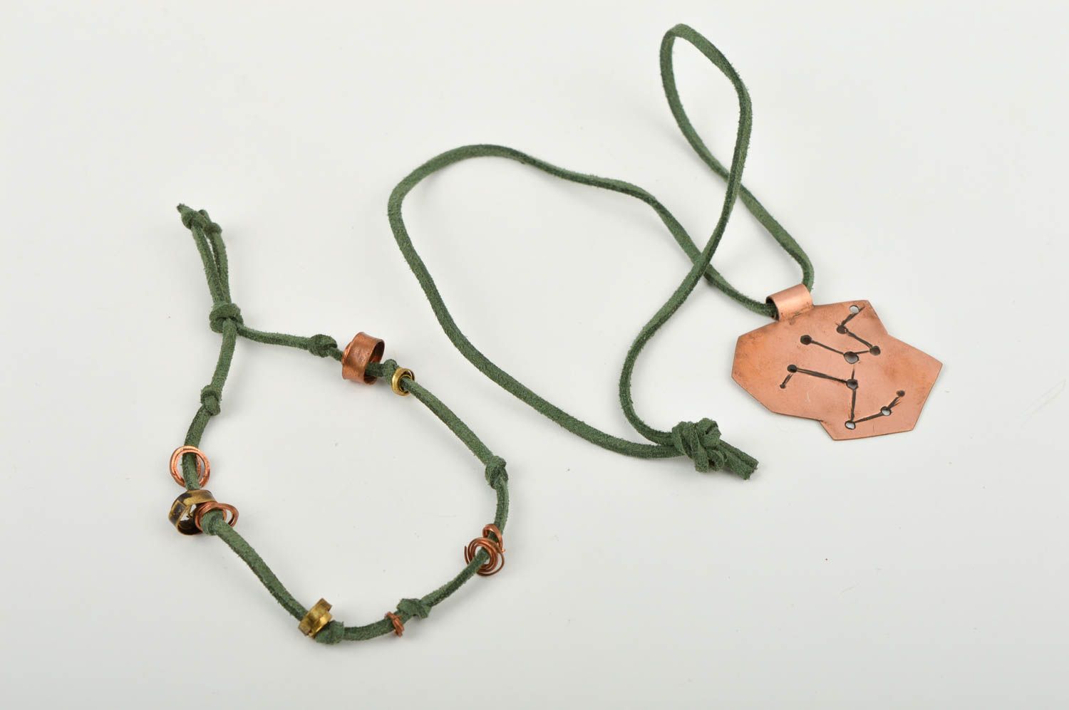 Parure de Bijoux en cuivre fait main Bracelet et pendentif sur cordons verts photo 2