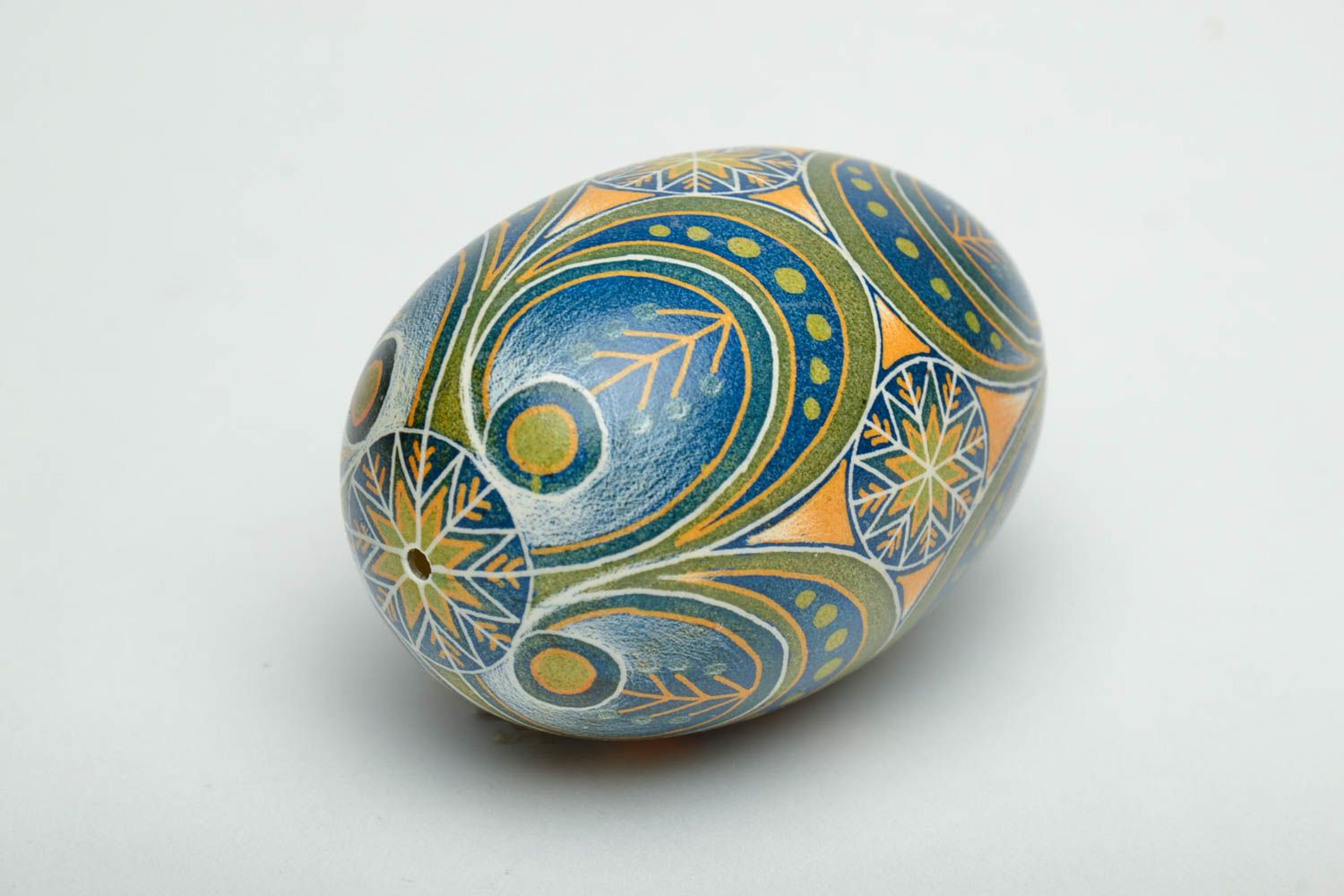 Beautiful painted goose egg decorated using scratching technique photo 3
