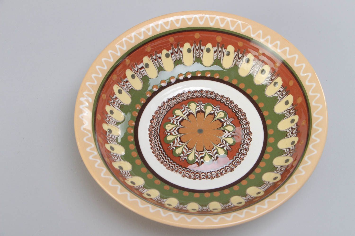 Глубокая тарелка из глины с росписью глазурью для первых блюд ручная работа фото 3