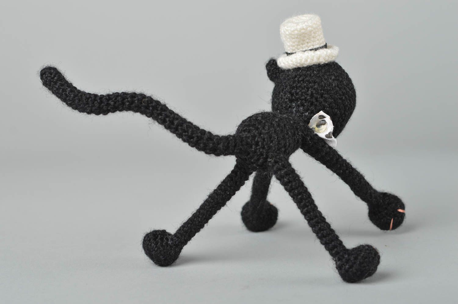 Peluche chat noir Jouet fait main tricoté en fils acryliques Cadeau enfant photo 5