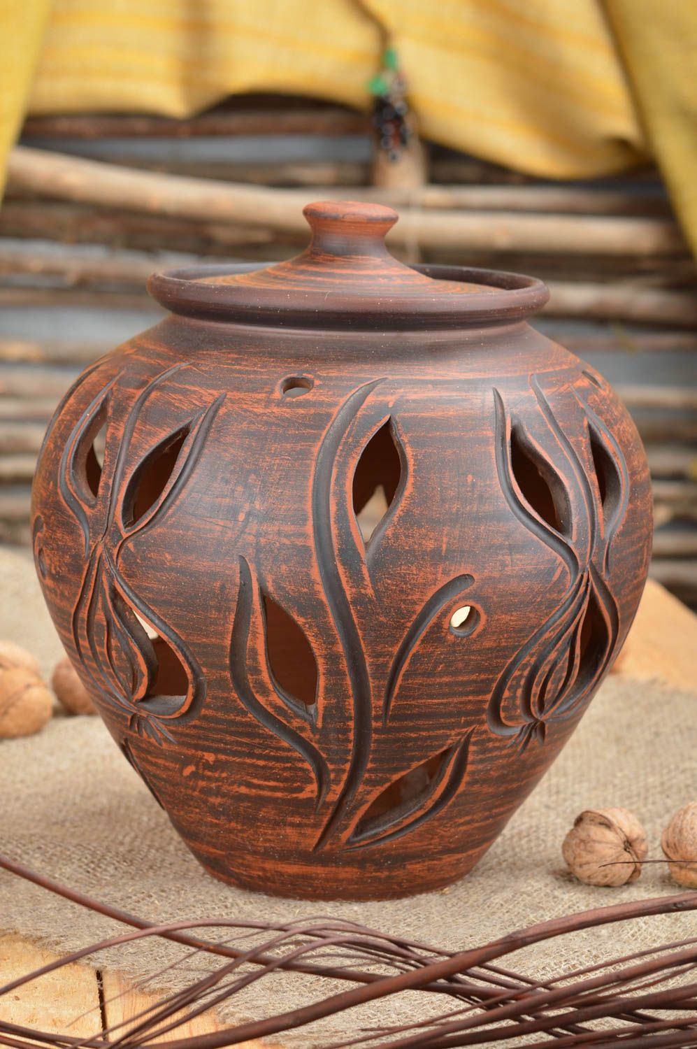 Pot avec couvercle en terre cuite fait main marron ajouré décoratif original photo 1