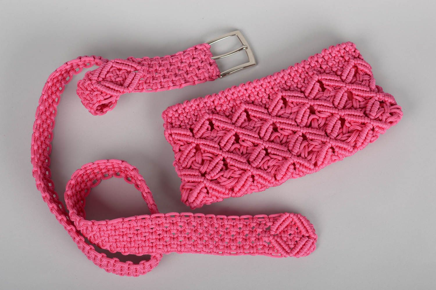 Сумка ручной работы розовая широкий пояс сумочка клатч в технике макраме набор фото 4