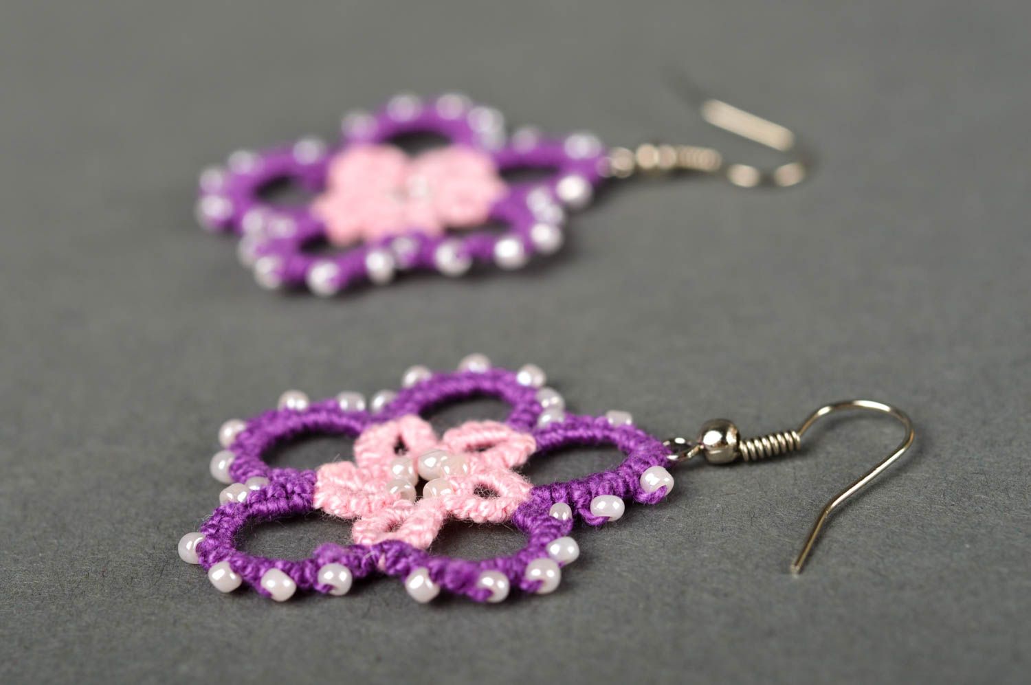 Boucles d'oreilles fait main Bijoux frivolité ajouré fleur violet Cadeau femme photo 3