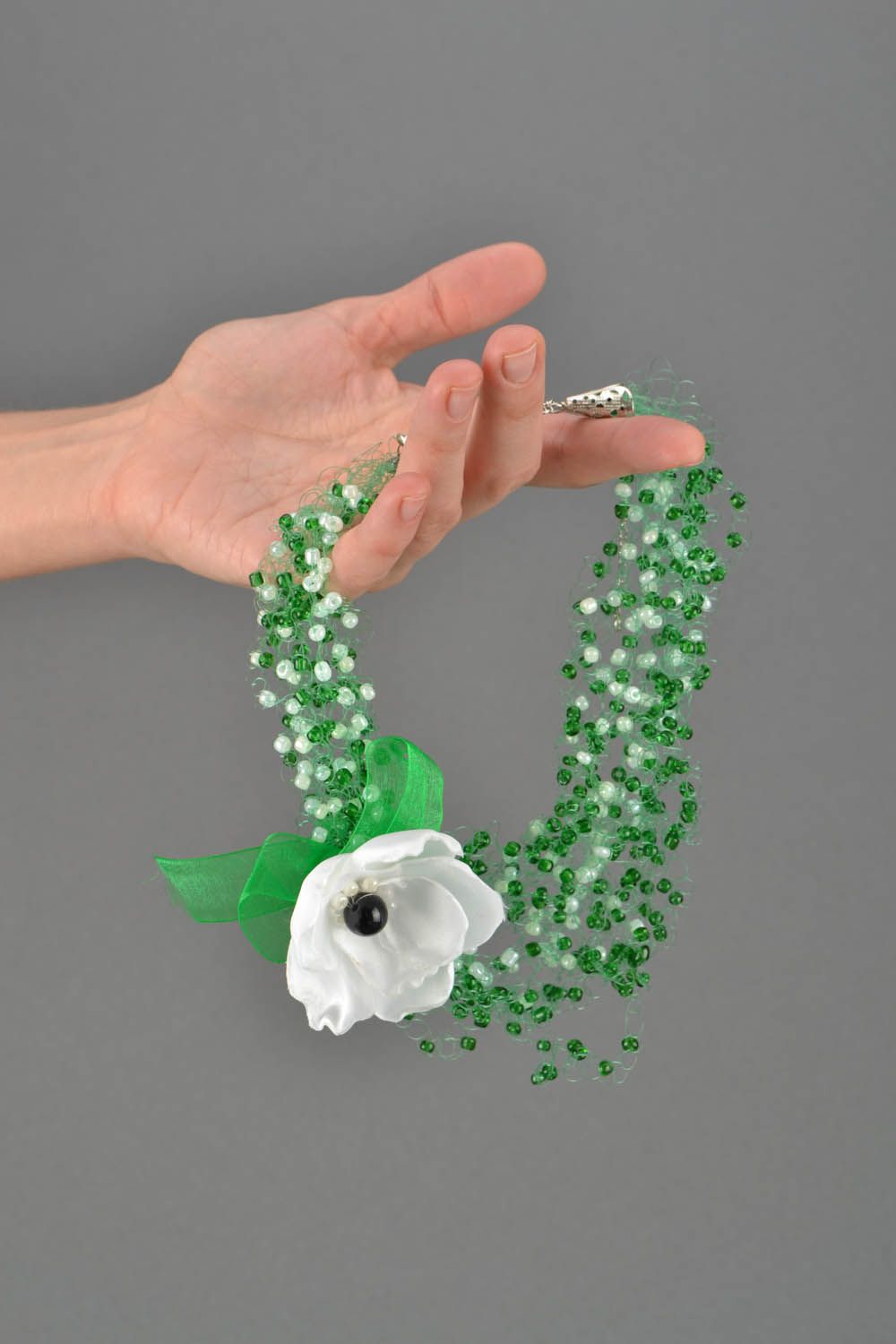 Beaded Necklace White Flower photo 2