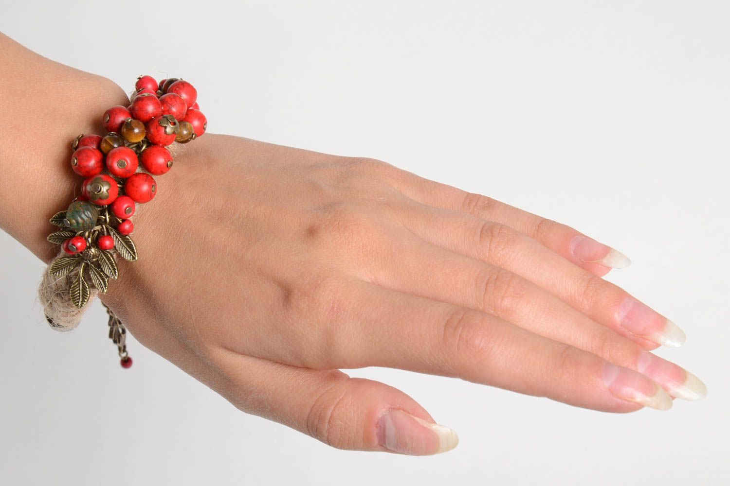 Handmade chain red hot large beads bracelet for women photo 3