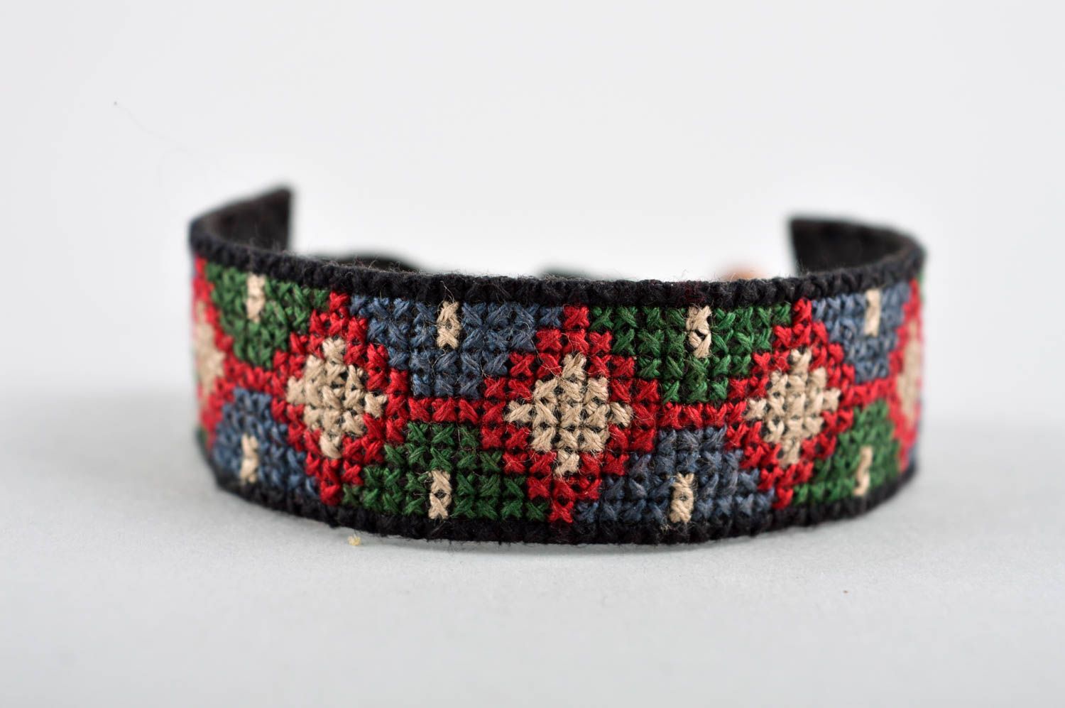 Handmade textile bracelet designs modern embroidery costume jewelry gift ideas photo 3