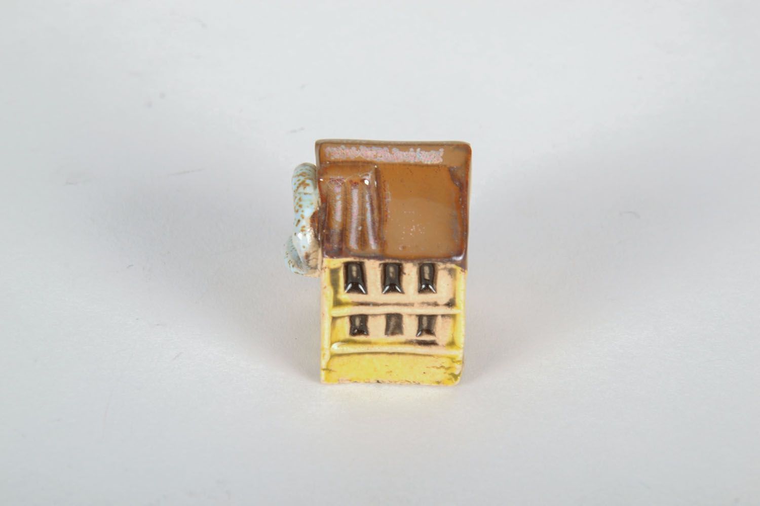 Small ceramic figurine in the form of house photo 7