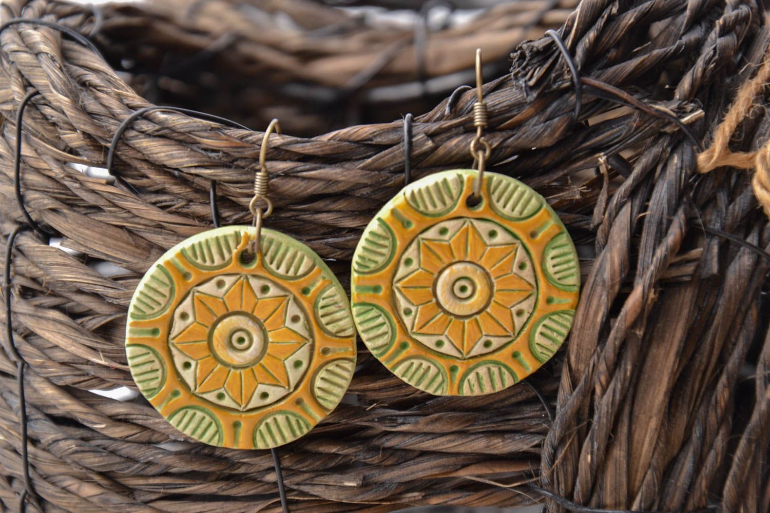 Round clay earrings in ethnic style photo 1