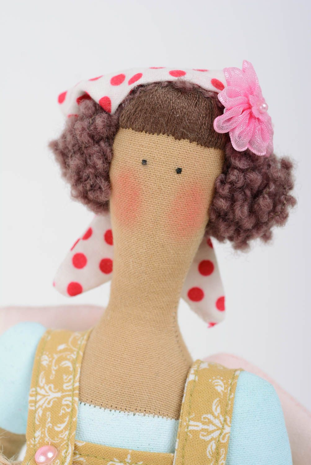 Künstlerisches Kuscheltier Fee aus Leinen und Baumwolle Puppe von Handarbeit foto 2