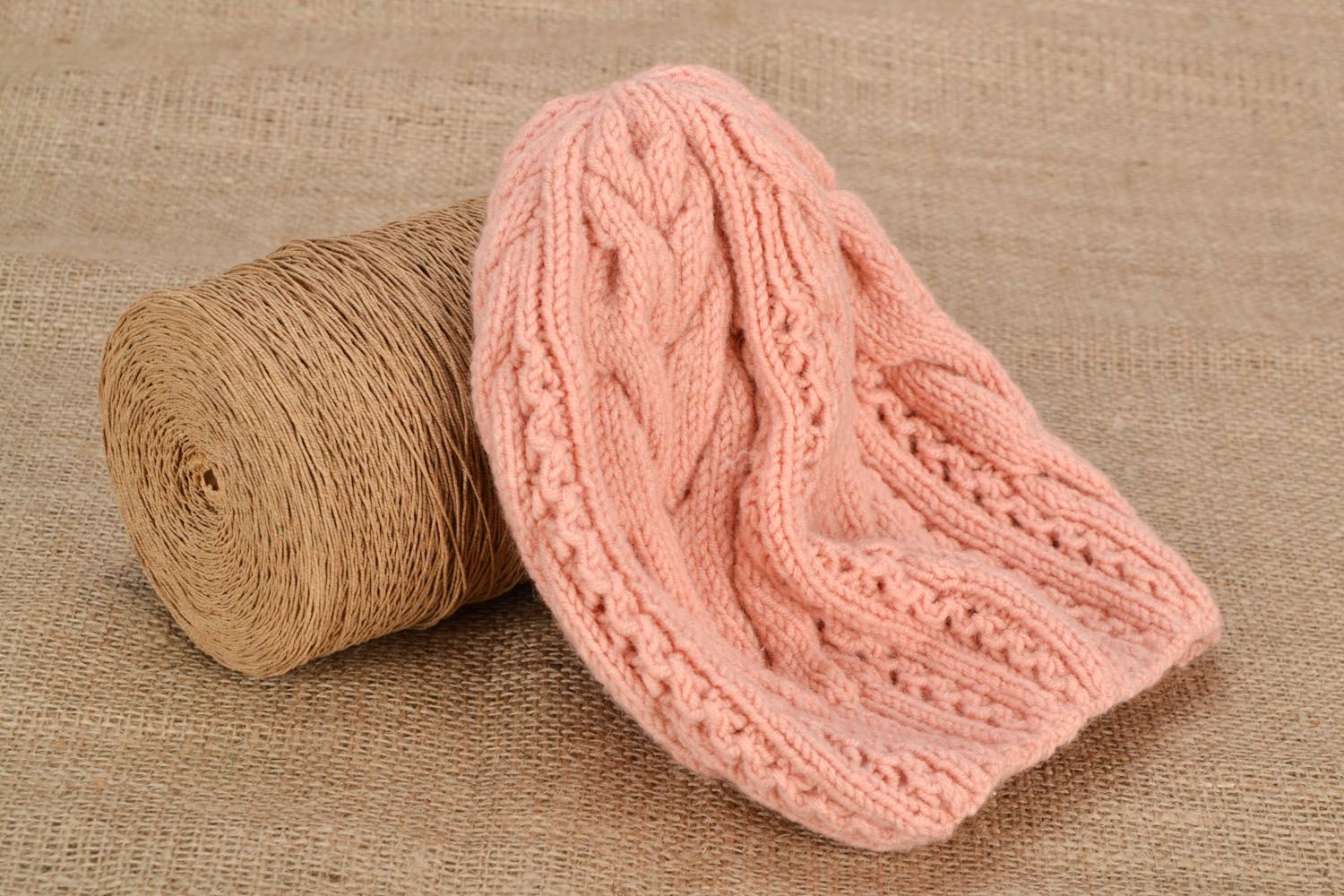 Bonnet tricoté rose fait main photo 1