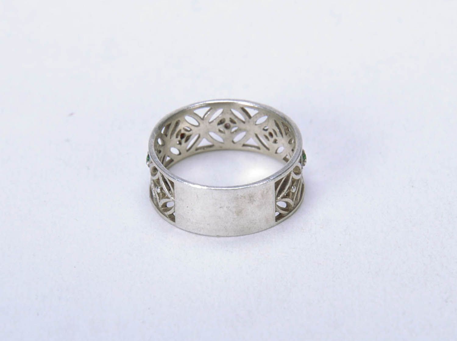O anel feminino artesanal de prata foto 2