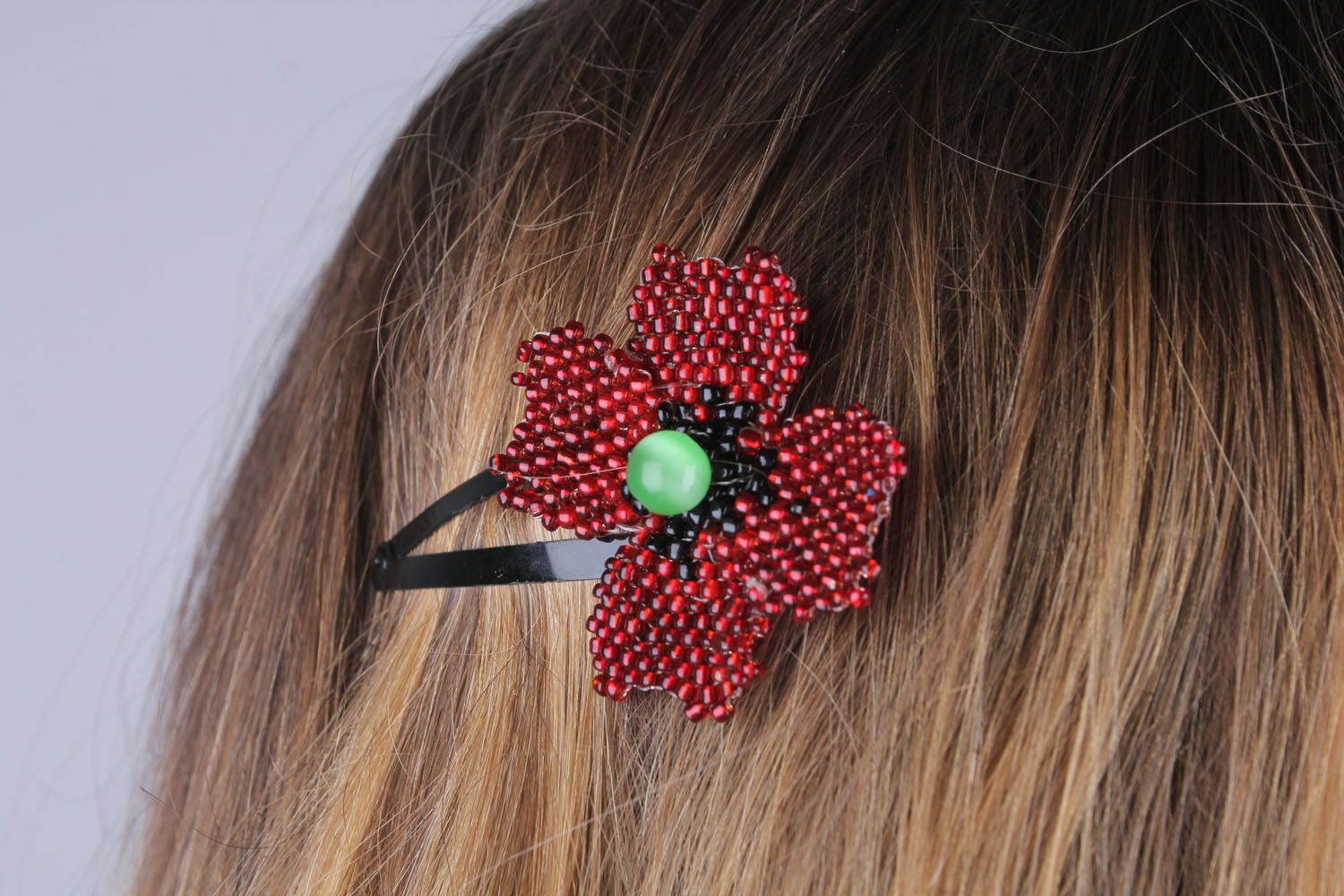Petite barrette à cheveux de perles de rocaille Fleur rouge photo 5
