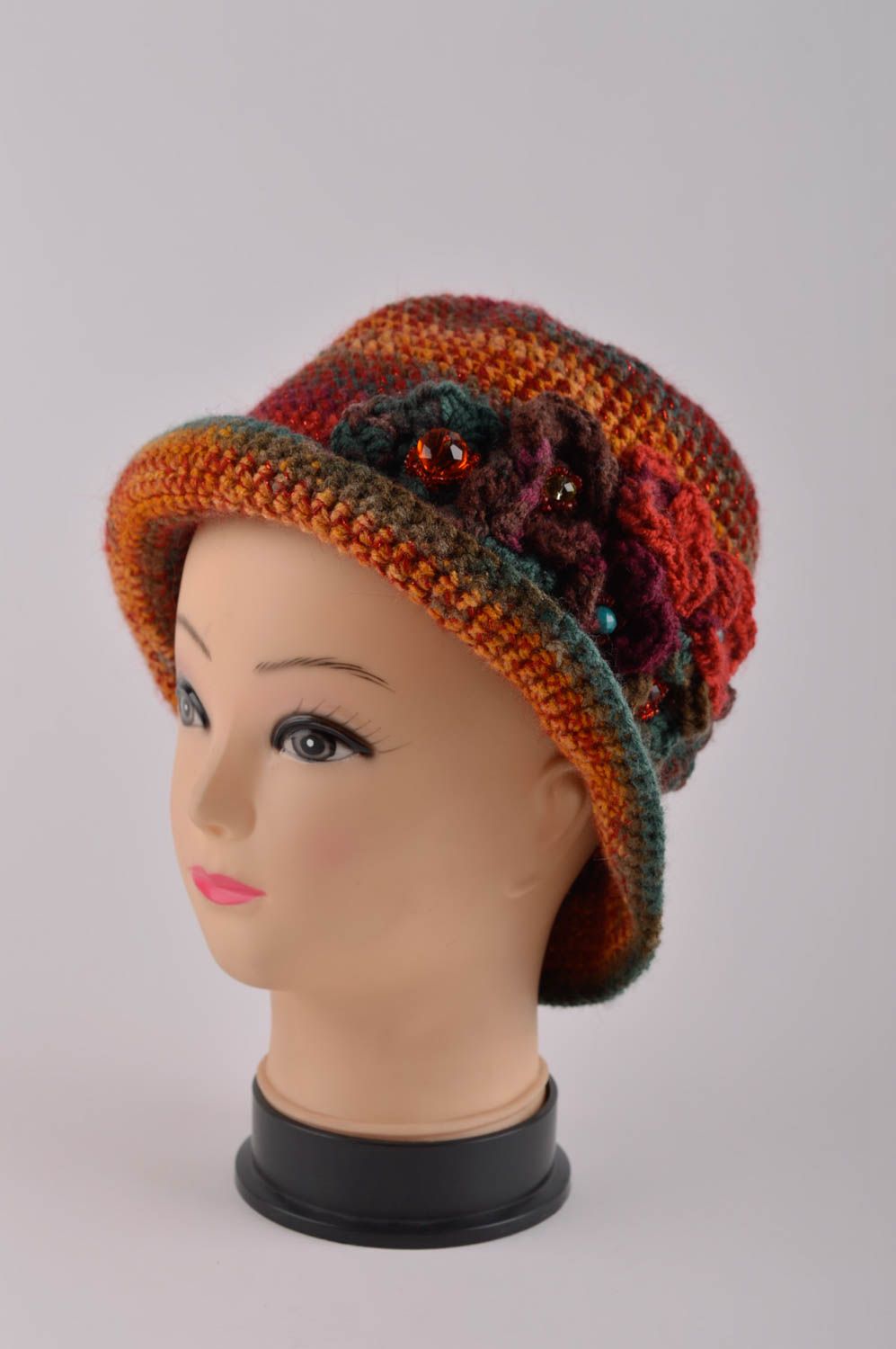 Женская шляпа ручной работы вязаная шляпа красочная головной убор необычный фото 2