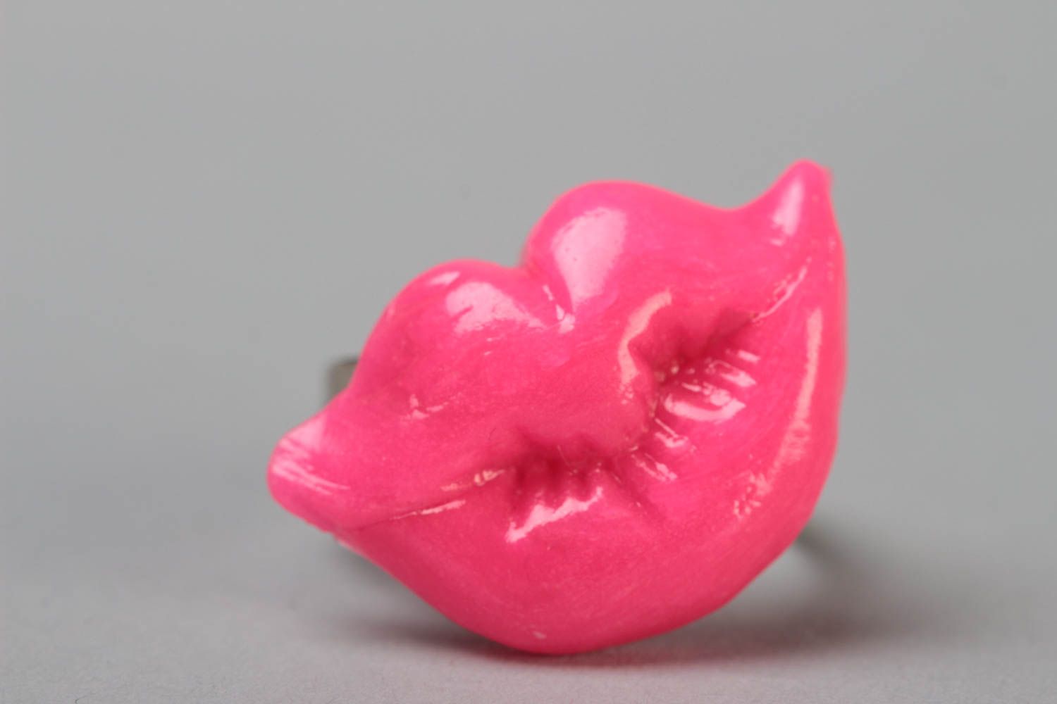 Handmade jewelry ring on metal basis with polymer clay bright pink lips top photo 2