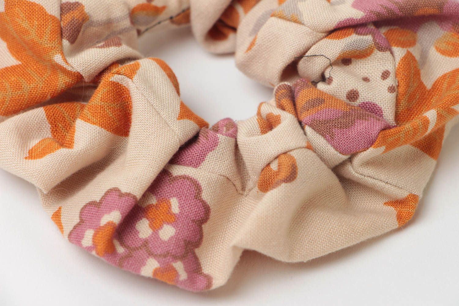 Handmade designer cotton fabric hair band with small dolly bow in beige palette photo 4