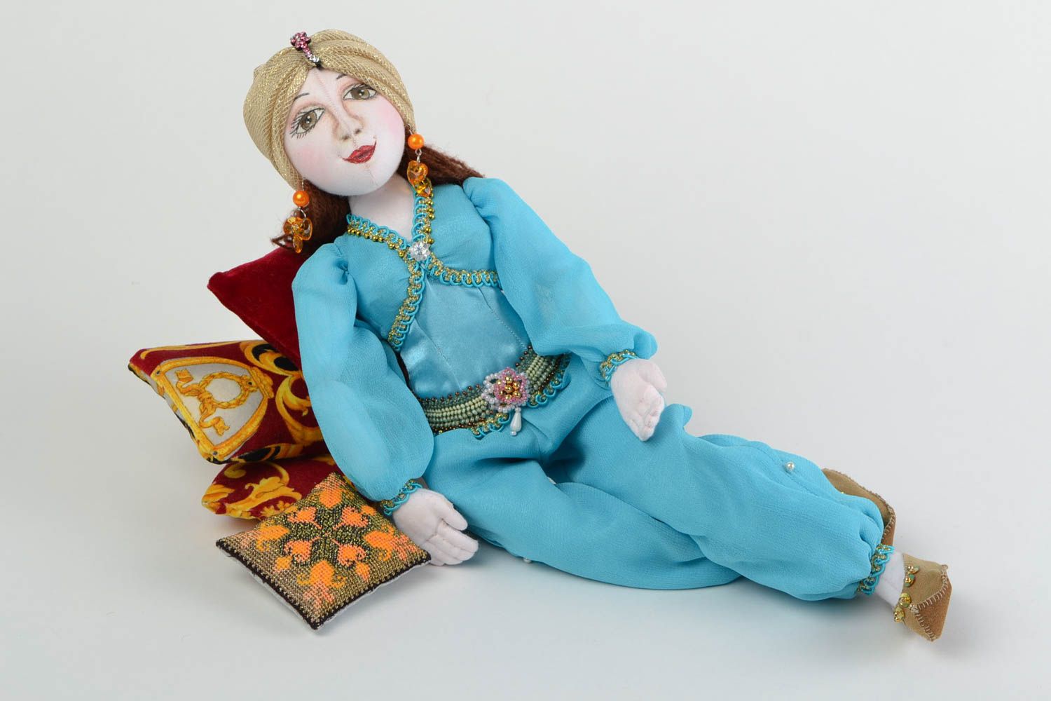 Originelle weiche Interier Puppe aus Textil zum Spielen künstlerische Handarbeit foto 1