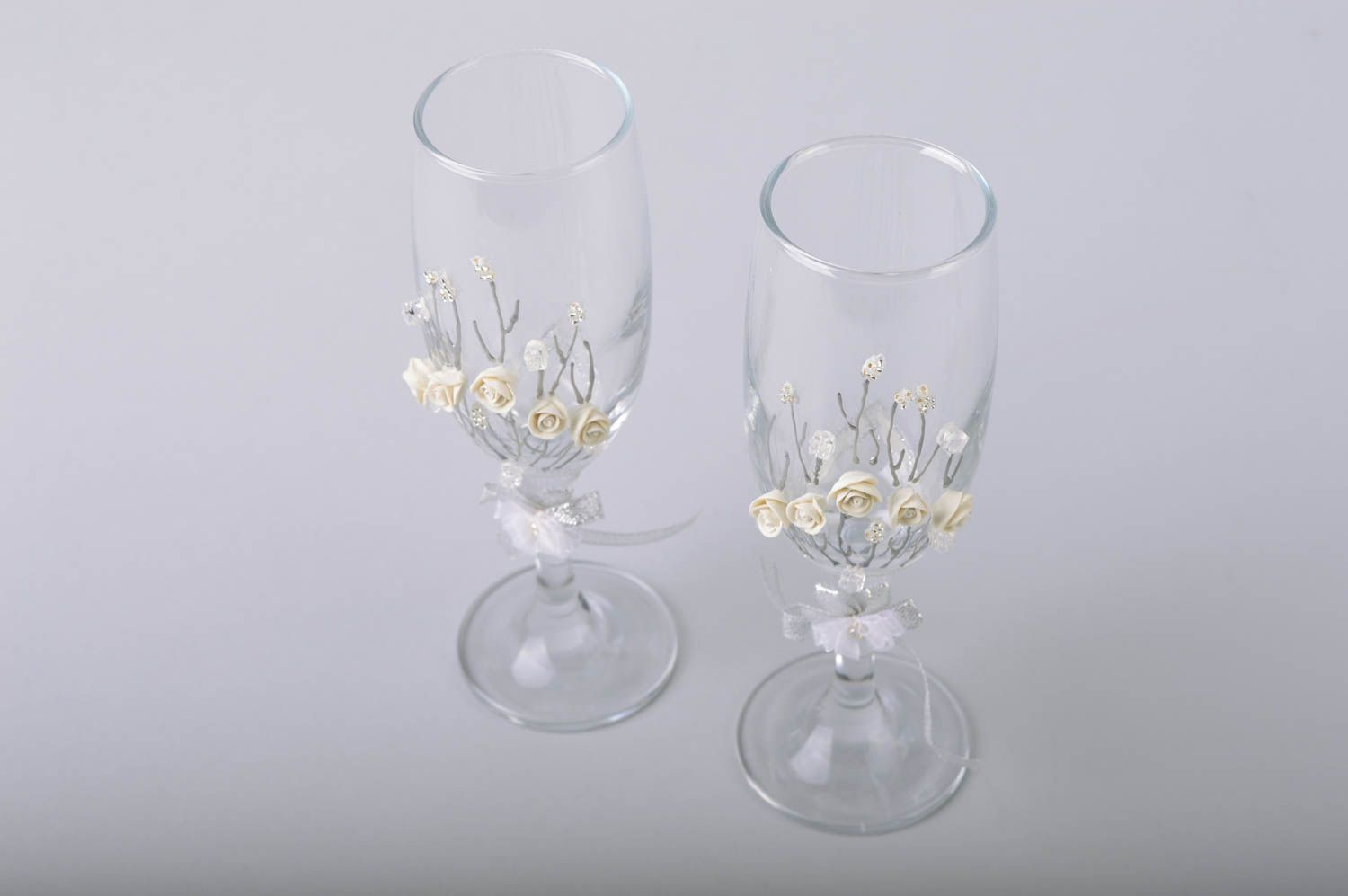 Hochzeit Pokale aus Glas mit dekorativen Elementen aus kaltem Porzellan 2 Stück foto 5
