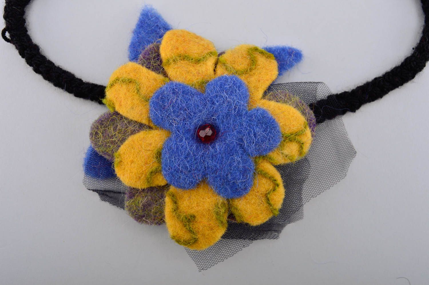 Haarband mit Blumen Schmuck handgemacht Accessoire für Haare in Gelb Blau foto 3