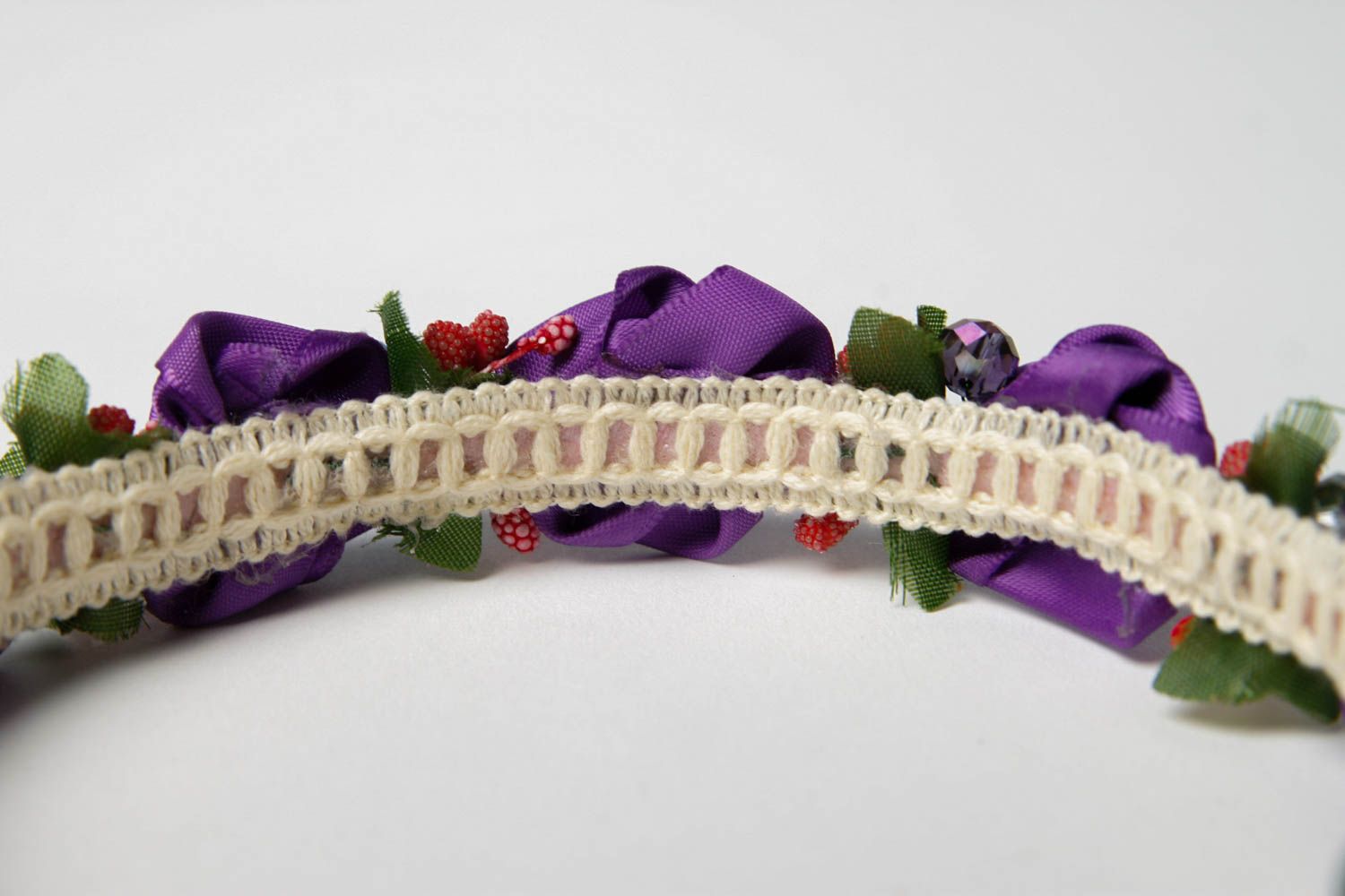 Handmade Accessoire für Frauen Haar Schmuck violette Rosen Blumen Haarreif  foto 5