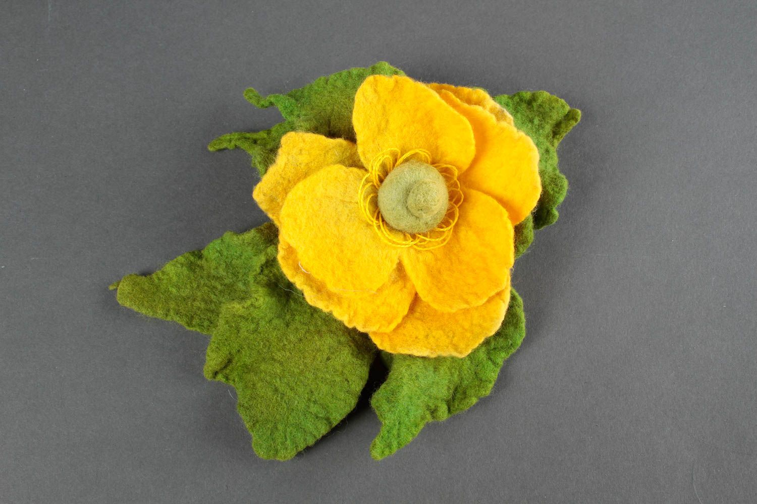 Broche de fieltro bisutería artesanal accesorio de moda flor amarilla elegante foto 5