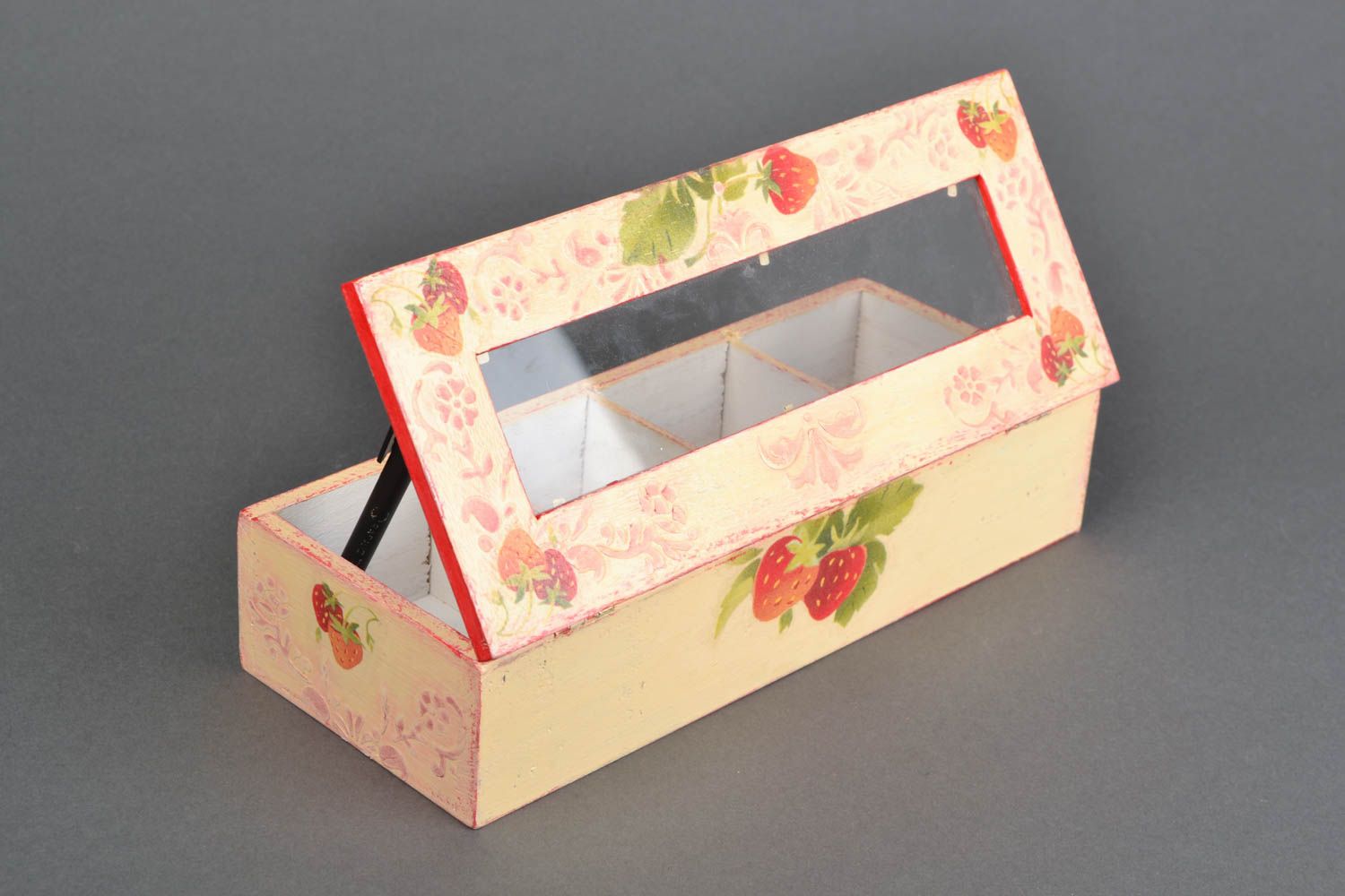 Decoupage wooden box Strawberry photo 4