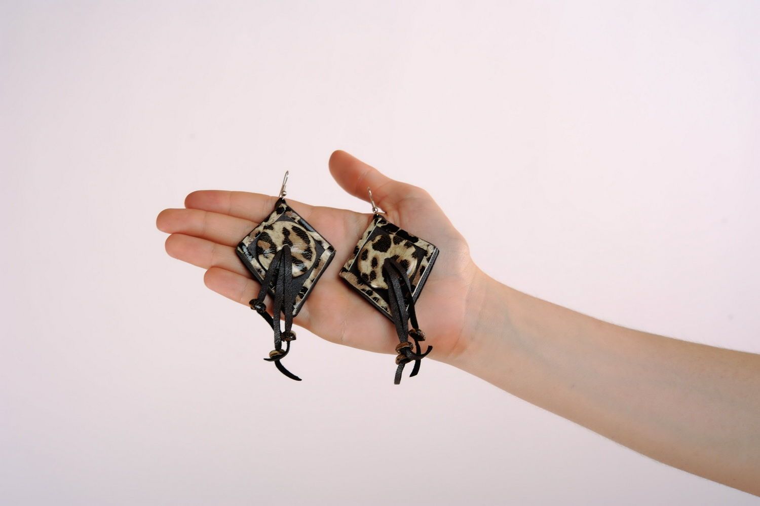 Leather earrings with leopard print photo 5