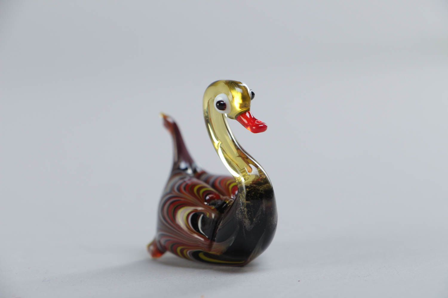 Beautiful miniature handmade lampwork glass figurine of swan photo 2