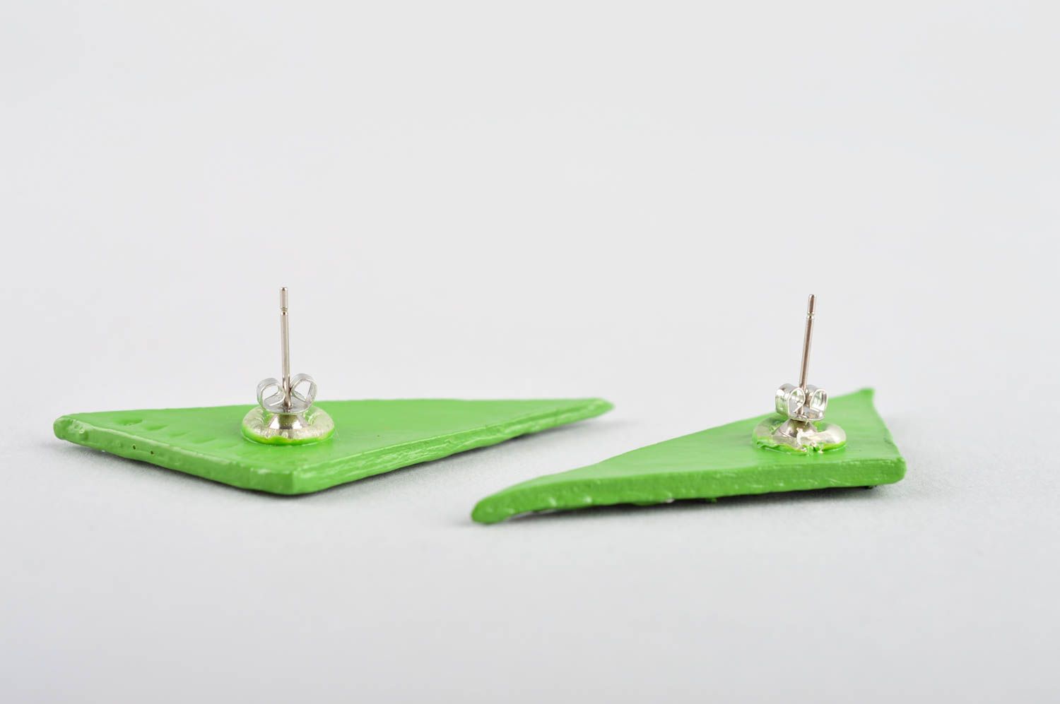 Серьги из полимерной глины украшение ручной работы зеленые серьги гвоздики фото 5