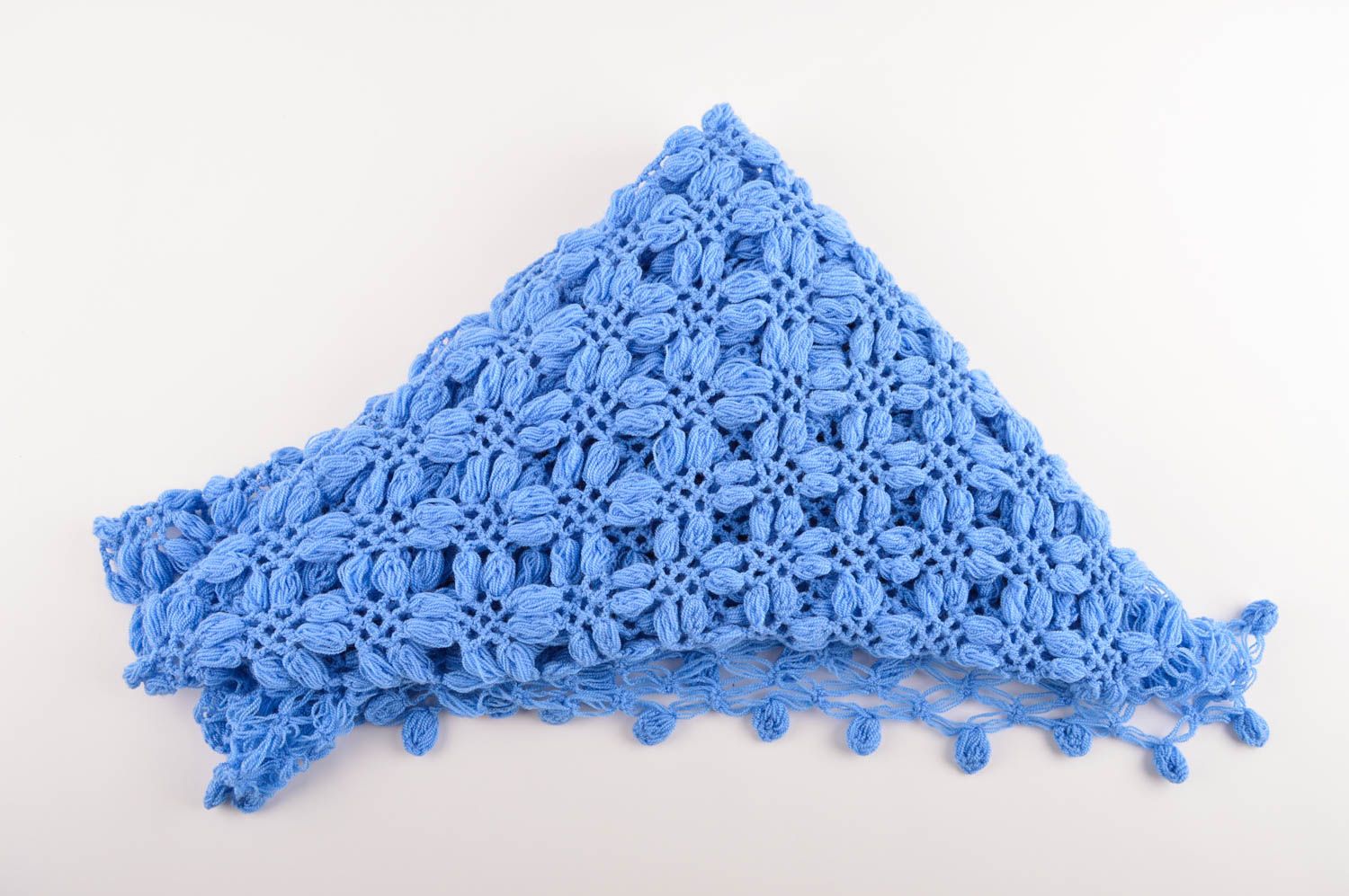 Châle femme faite main Écharpe tricotée bleu ciel Accessoire pour femme design photo 3