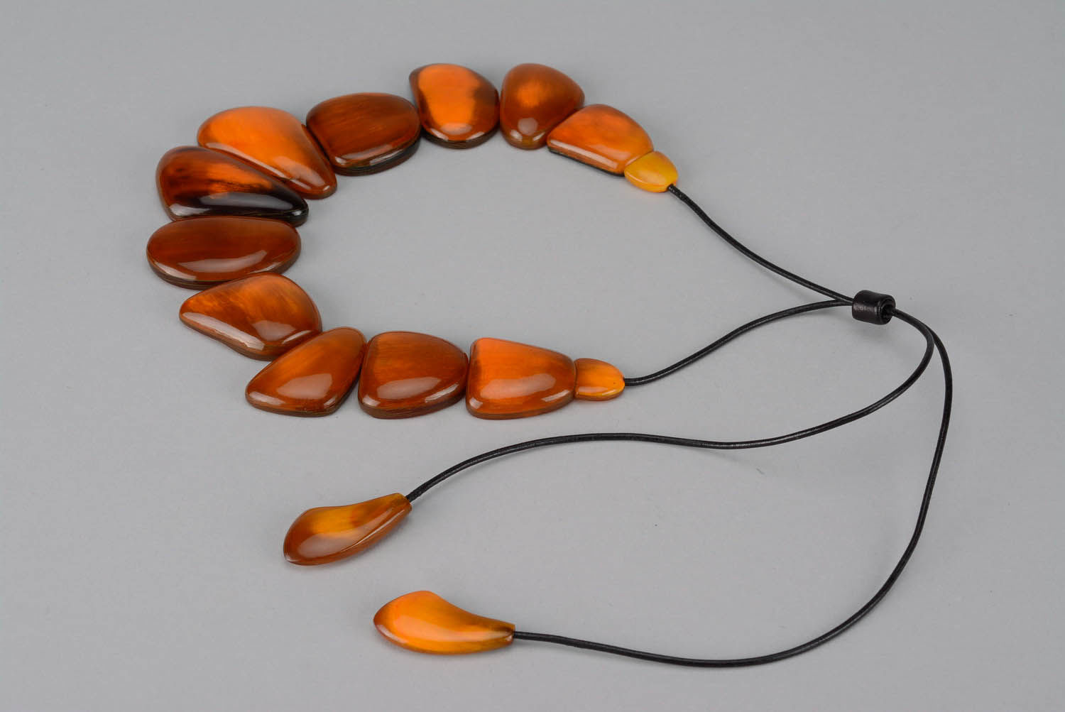 Necklace made of leather and horn photo 3