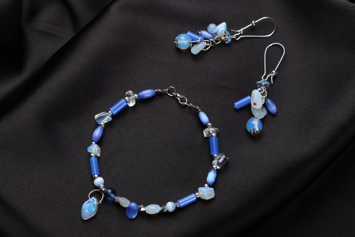 Set de bijoux en pierres naturelles aux tons bleus photo 1