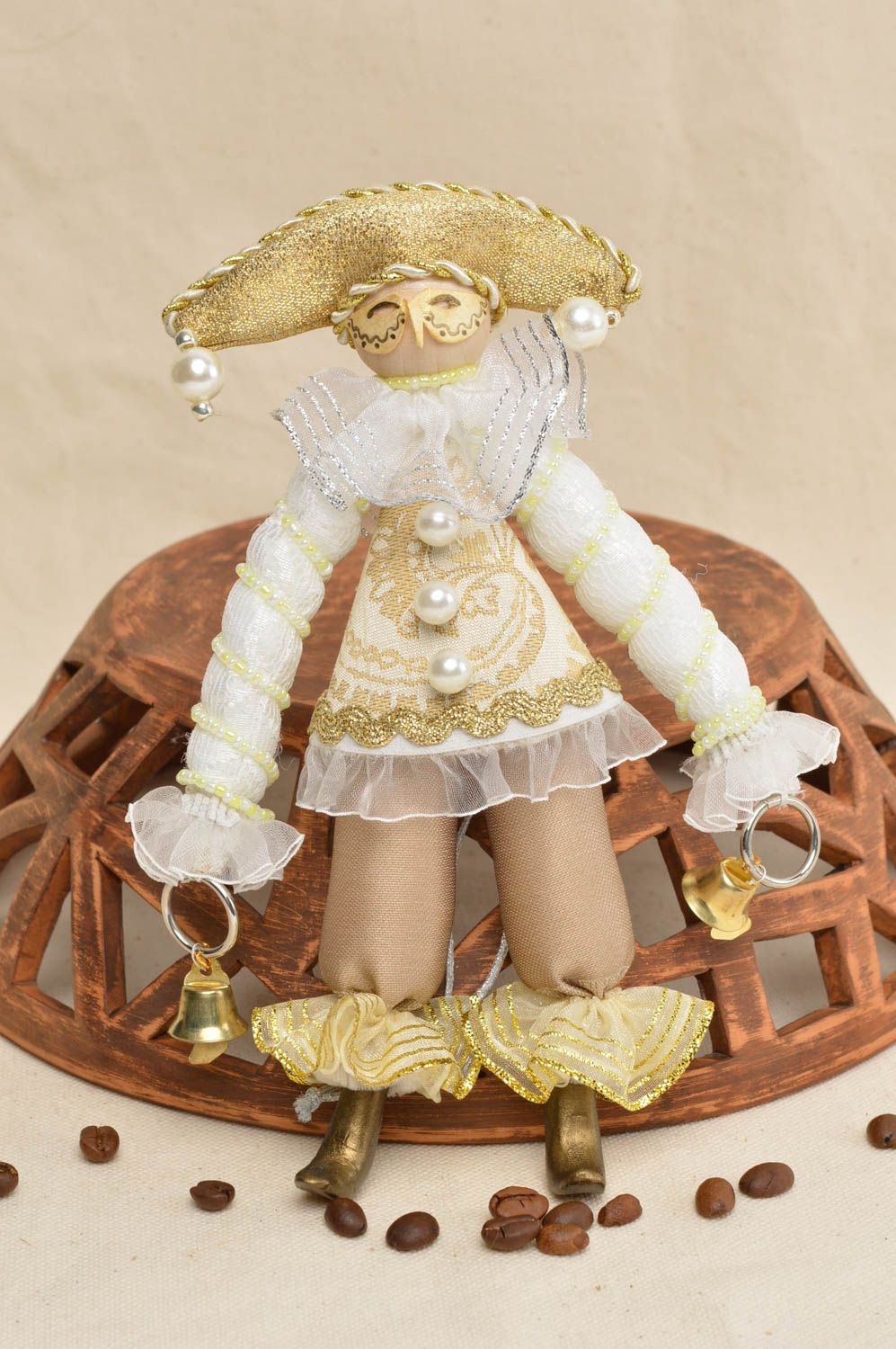 Авторская тканевая кукла Арлекино ручной работы красивая для декора дома фото 1