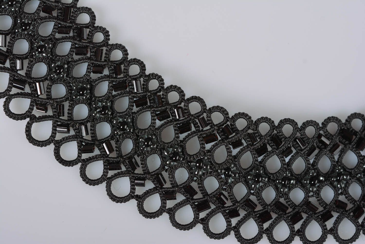 Collier textile fait main Bijou textile Accessoire femme de créateur noir photo 2