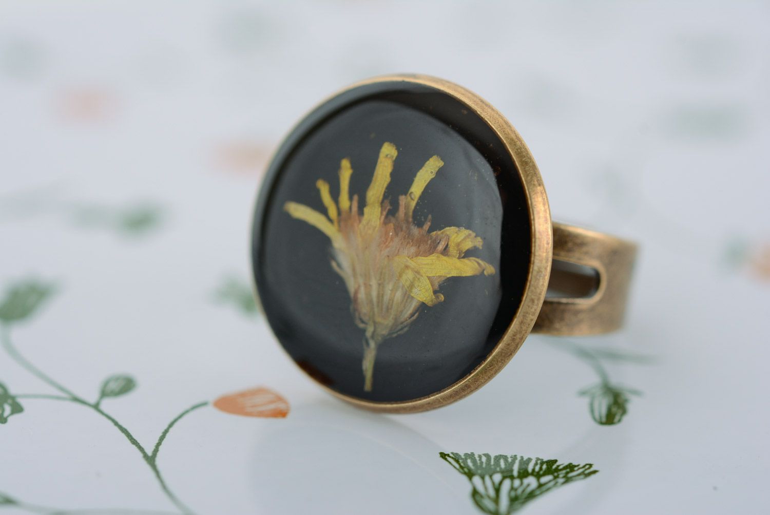 Handmade round black ring with yellow dried flower in epoxy resin for women photo 4
