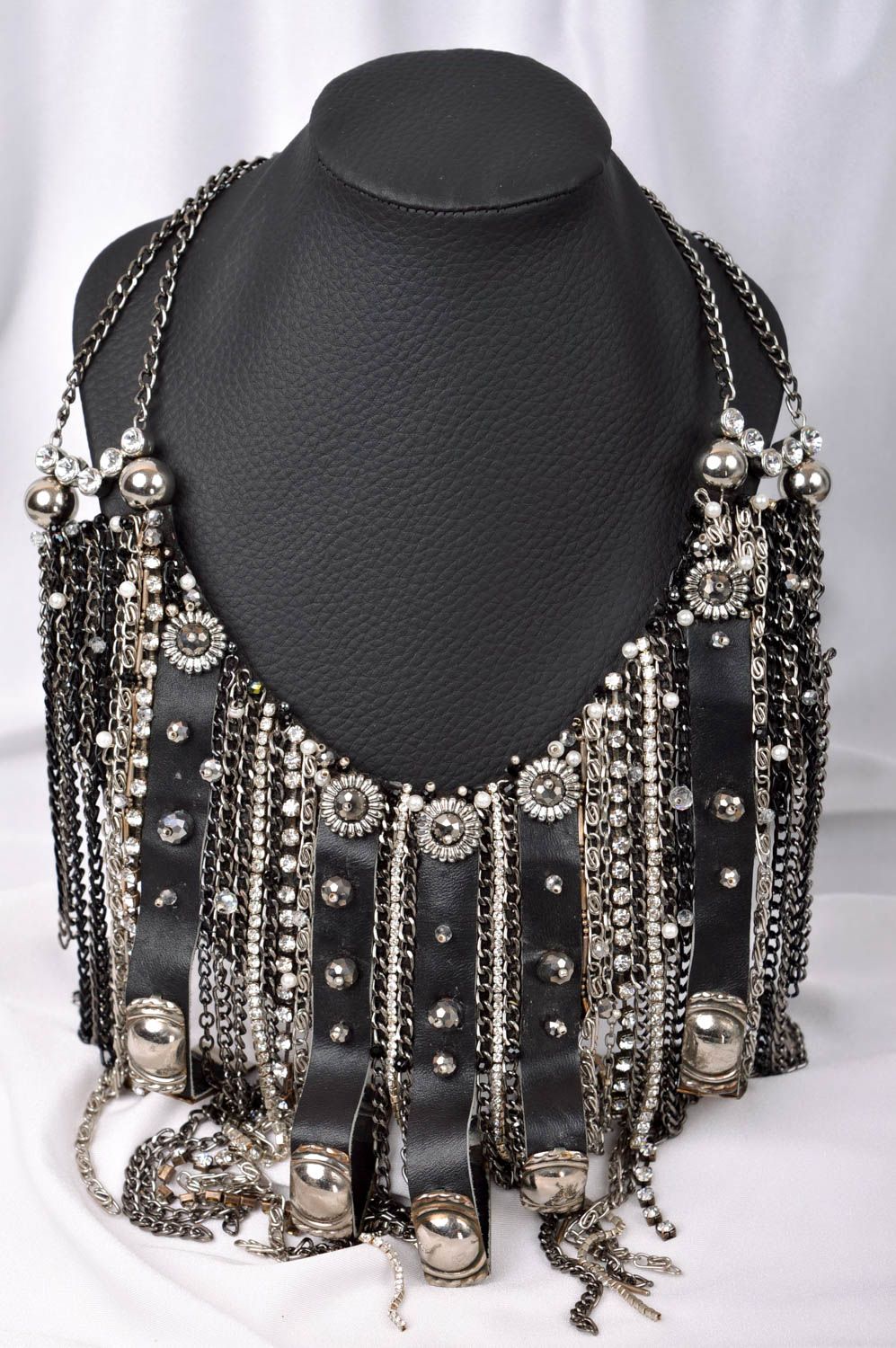 Collier noir Bijou fait main en chaînes cuir strass cristaux Cadeau femme photo 1