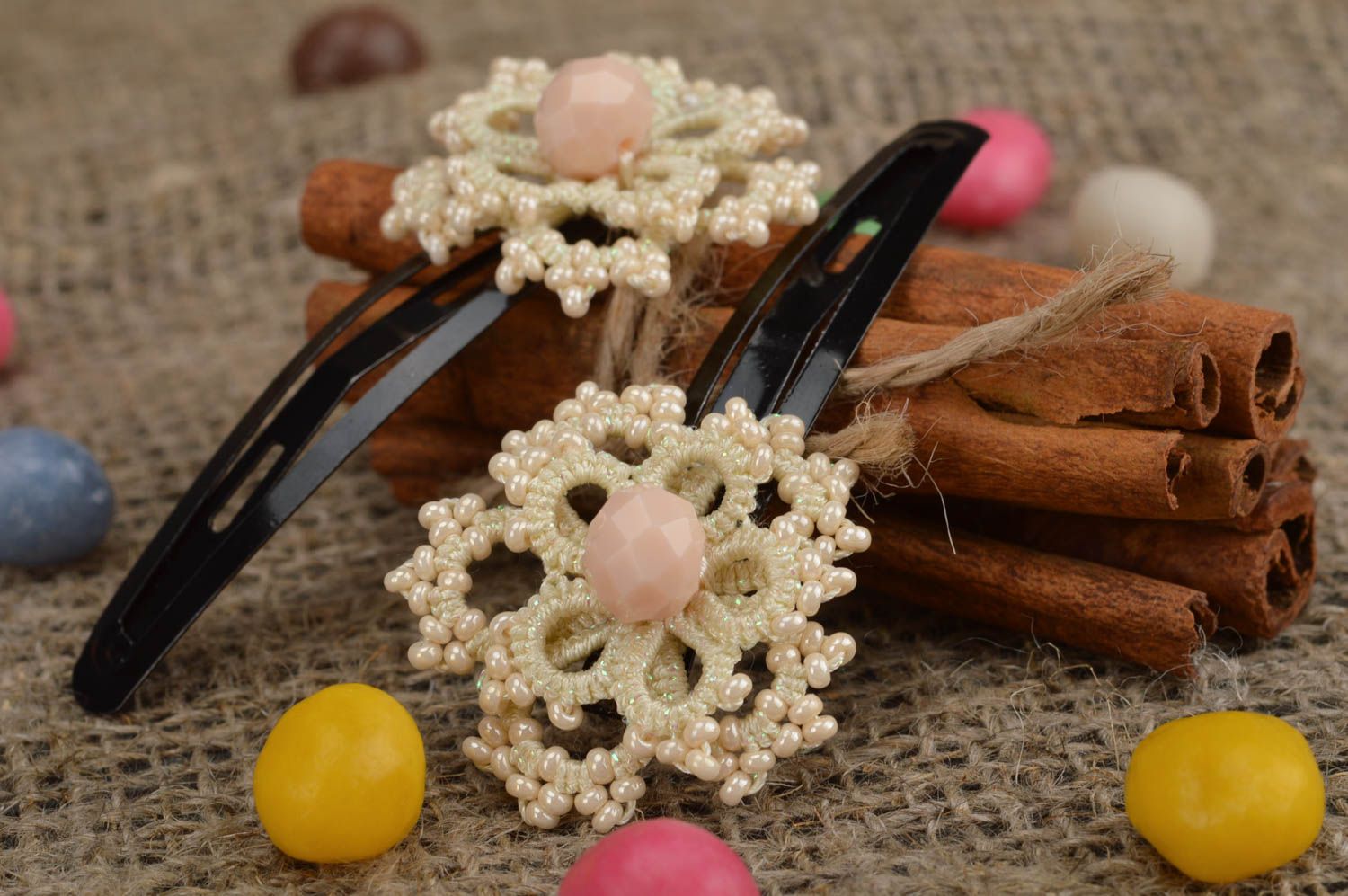 Barrettes à cheveux en perles de rocaille faites main fleurs beiges 2 pièces photo 1