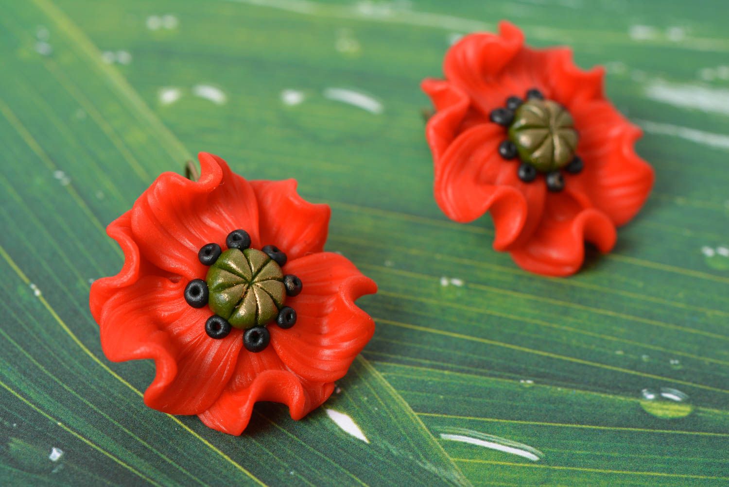 Polymer clay stylish handmade earrings with red poppies summer jewelry photo 3