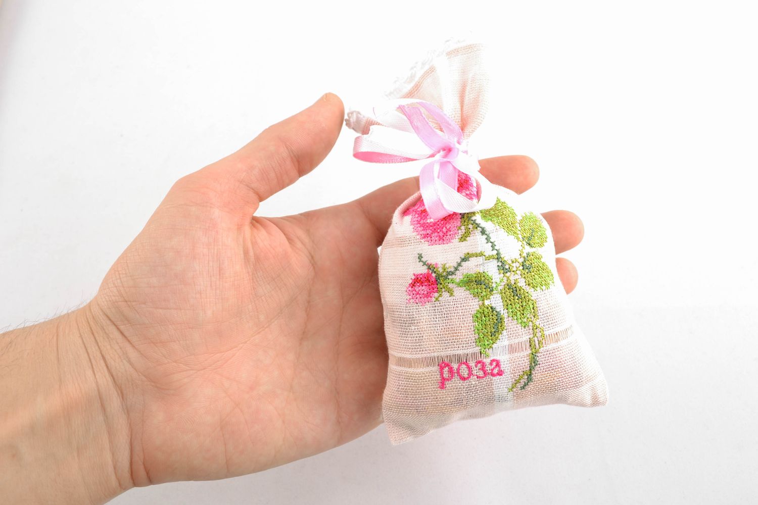 Sachet bag with dried rose petals photo 5